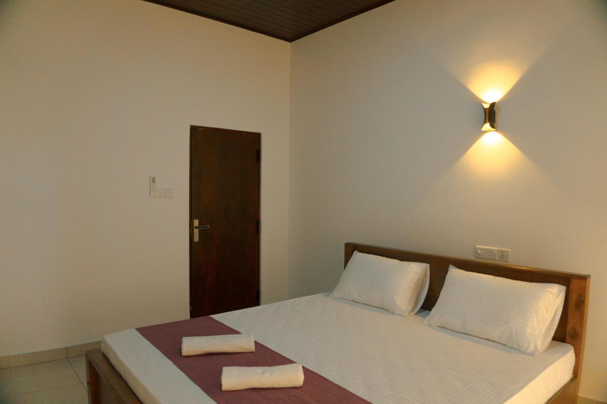Wilpattu Restaurant & Guest House Pahala Maragahawewa エクステリア 写真